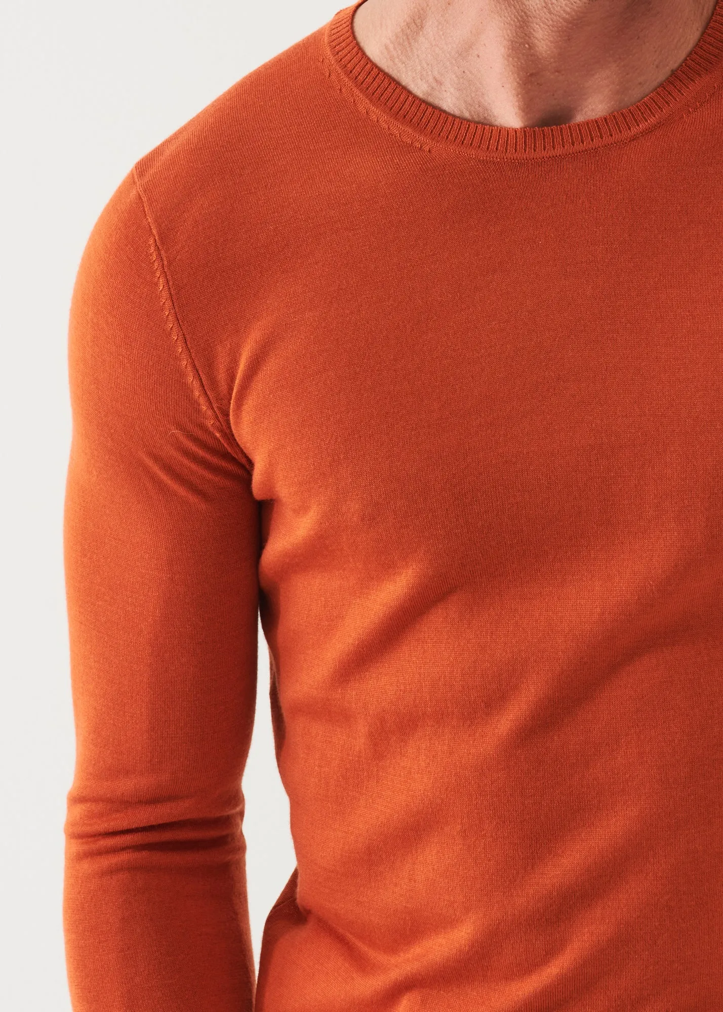 FINE GAUGE MERINO WOOL CREWNECK